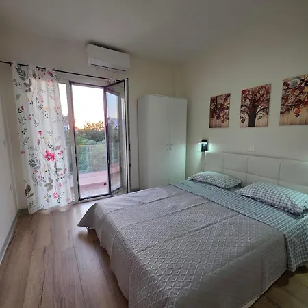 Vibes - Casa Vasilis Apartmán *